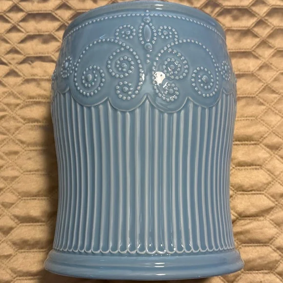 NWOT LENOX AMERICAN BY DESIGN FRENCH PERLE GROOVE CERAMIC WASTEBASKET Ice Blue - Picture 3 of 9